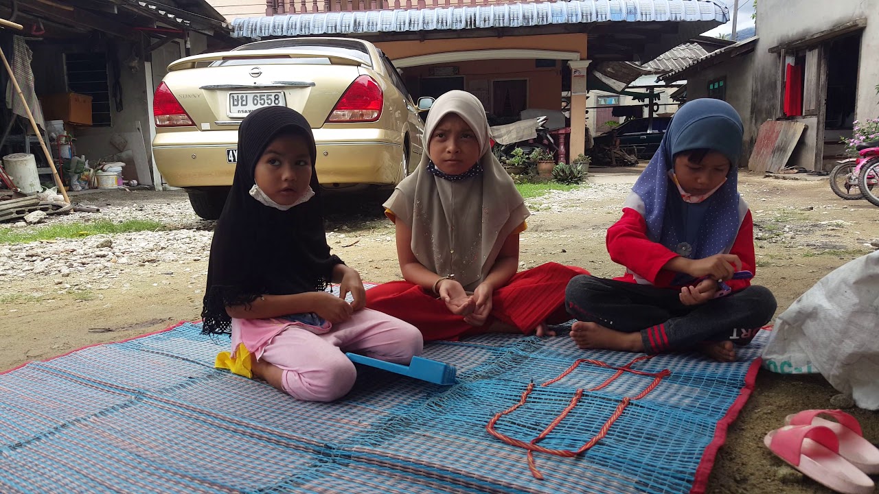 เด็กๆบ้านโผลงเล่นกัน