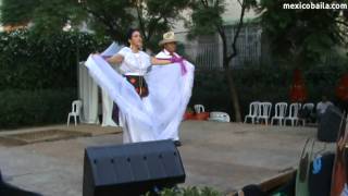 La Iguana - &#39;México Baila&#39; a la Festa Major de Gràcia 2011