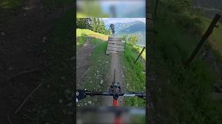 Hinter Philipp Gatterer nach unten - Video 2 online! 🤝 #mtb #biking #downhill #pov #freeride #chur