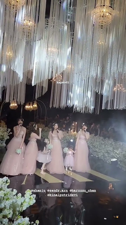 Sendy, Shanju, Haruka, dan Kinal Ex JKT48 Nyanyi Lagu Rapsodi di Pernikahan Ve Ex JKT48