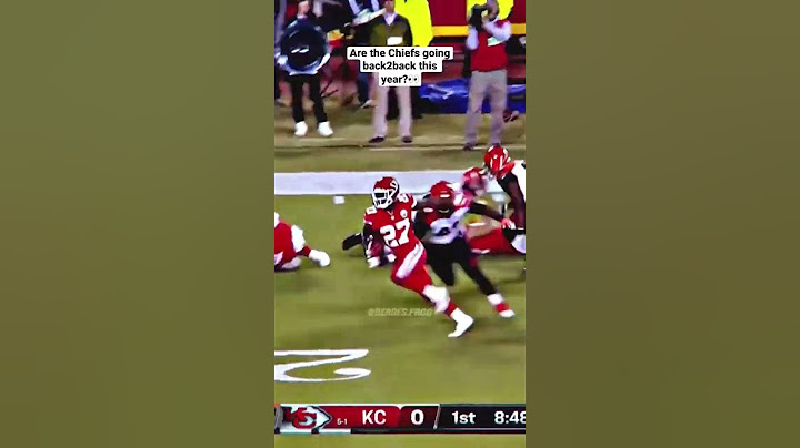 How did Kareem Hunt get out of THIS 🤯 #shorts