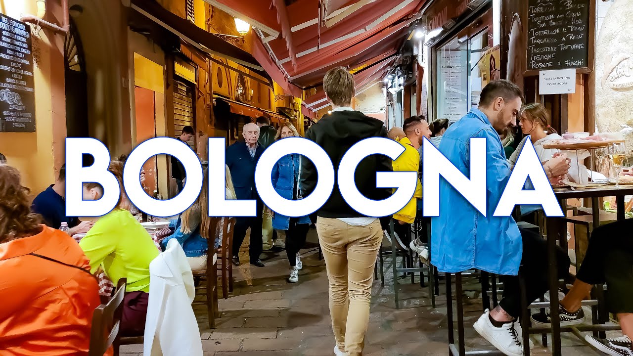 AWESOME NIGHT WALK IN BOLOGNA | Italy - 4k Walking Tour around the City - Travel Guide. 