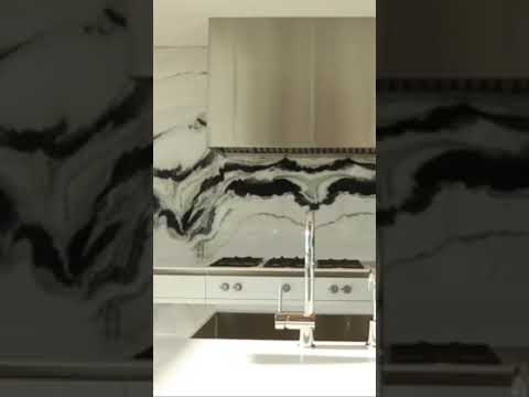 Video: Minimalistický Dinesh Mills Bungalow s čistými linkami ateliérom dnD
