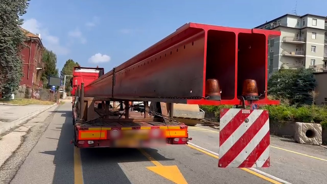 Varese - Cantieri, giunte le maxi travi in Largo Flaiano