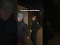 MENSEN MET MERKKLEDING