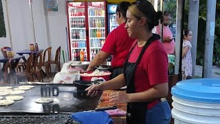 Salvadoreñas haciendo pupusas🇸🇻♥️