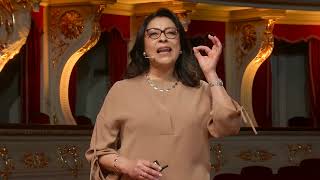¿Por qué hay tan pocas mujeres en los espacios de poder?  | Violeta Bermúdez | TEDxTukuyWomen
