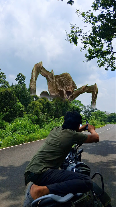 On Highway Big Monster OMG 😱 #vfx #sirenhead #viral