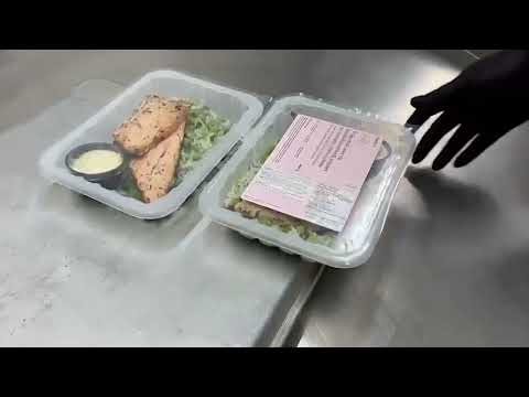 Confezionamento di piatti pronti su termosigillatrice automatica ReeEco thumbnail