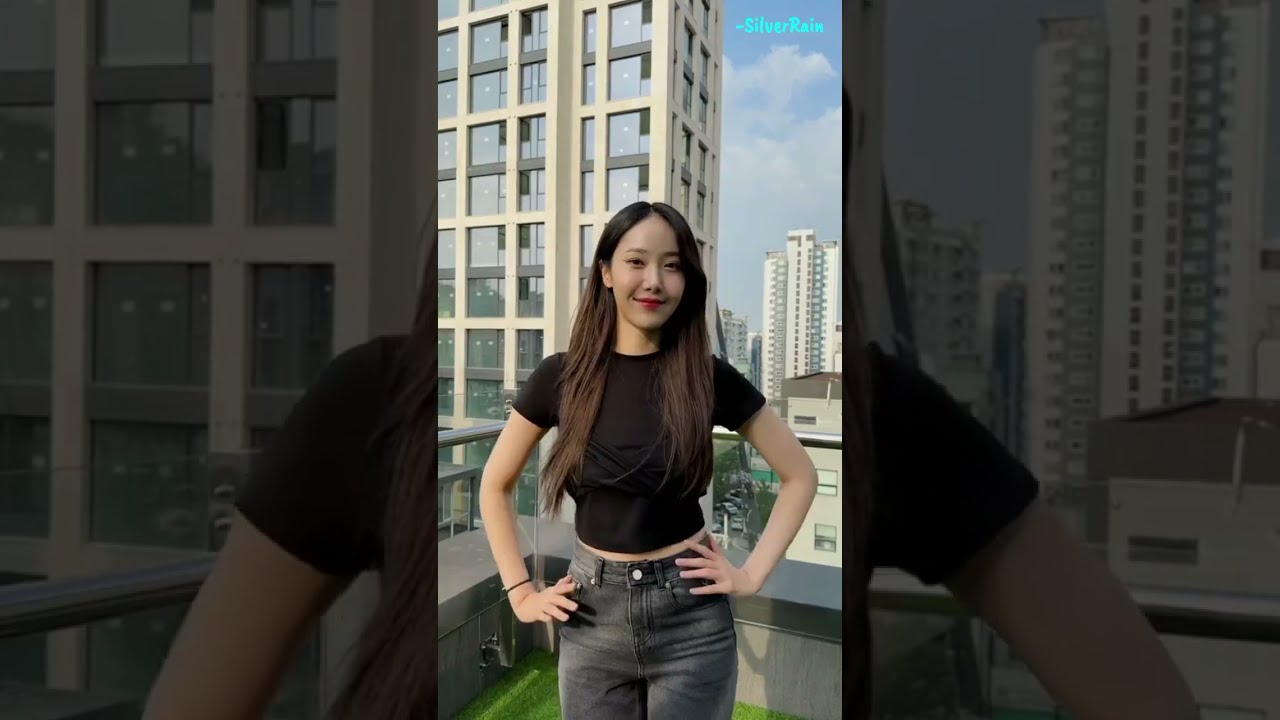 비비지 (VIVIZ) SinB dances to Kpop Idol Challenges Compilation