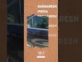 تونس ليبي يترك سيارته بدون ان يحكم اغلاقها بها امواله ومواطن تونسي يقوم بحراستها خوفا من سرقتها تونس ليبي يترك سيارته بدون ان يحكم اغلاقها بها امواله ومواطن تونسي يقوم بحراستها خوفا من سرقتها