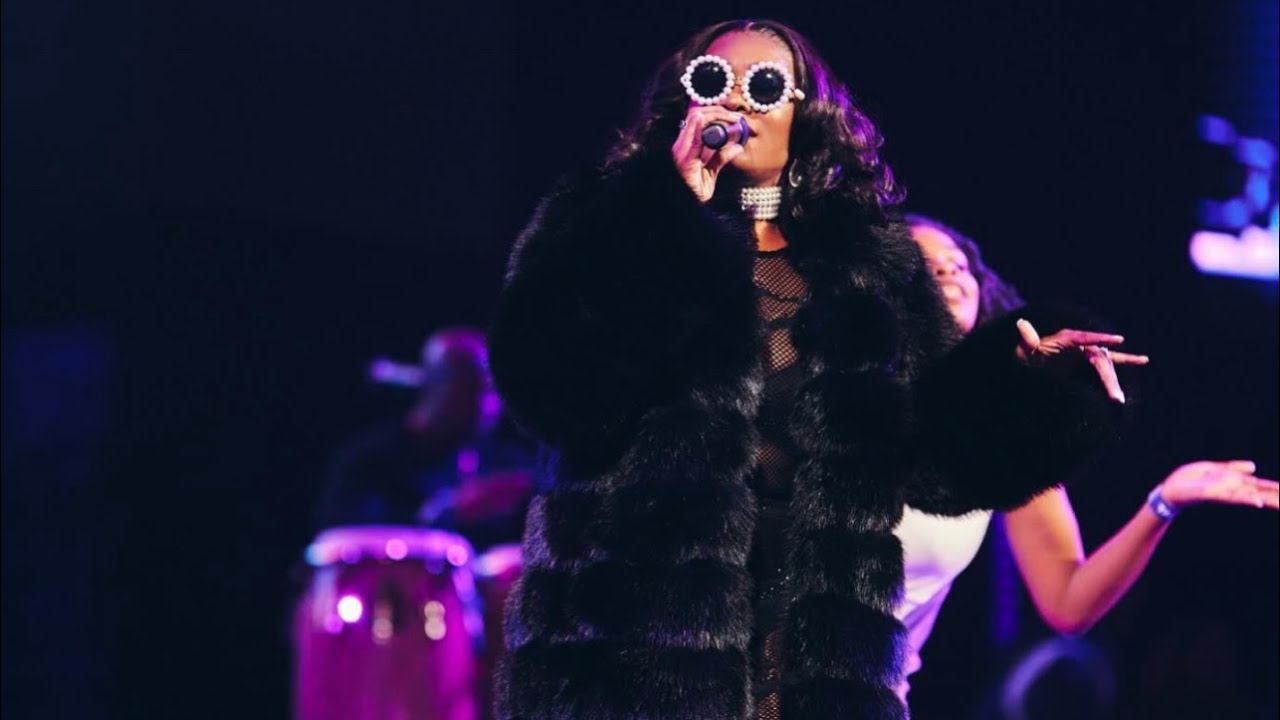 Photo Rutshelle Rutshelle Guillaume & RG Band full liveChristmas Show Barclays center ...
