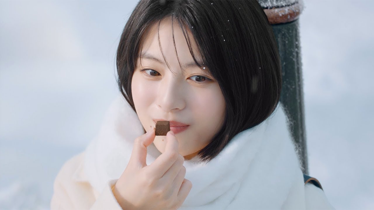 出口夏希、明治「メルティーキッス」新イメージキャラクターに！　新CM「冬の待ち合わせ」編＋メイキング・インタビュー映像