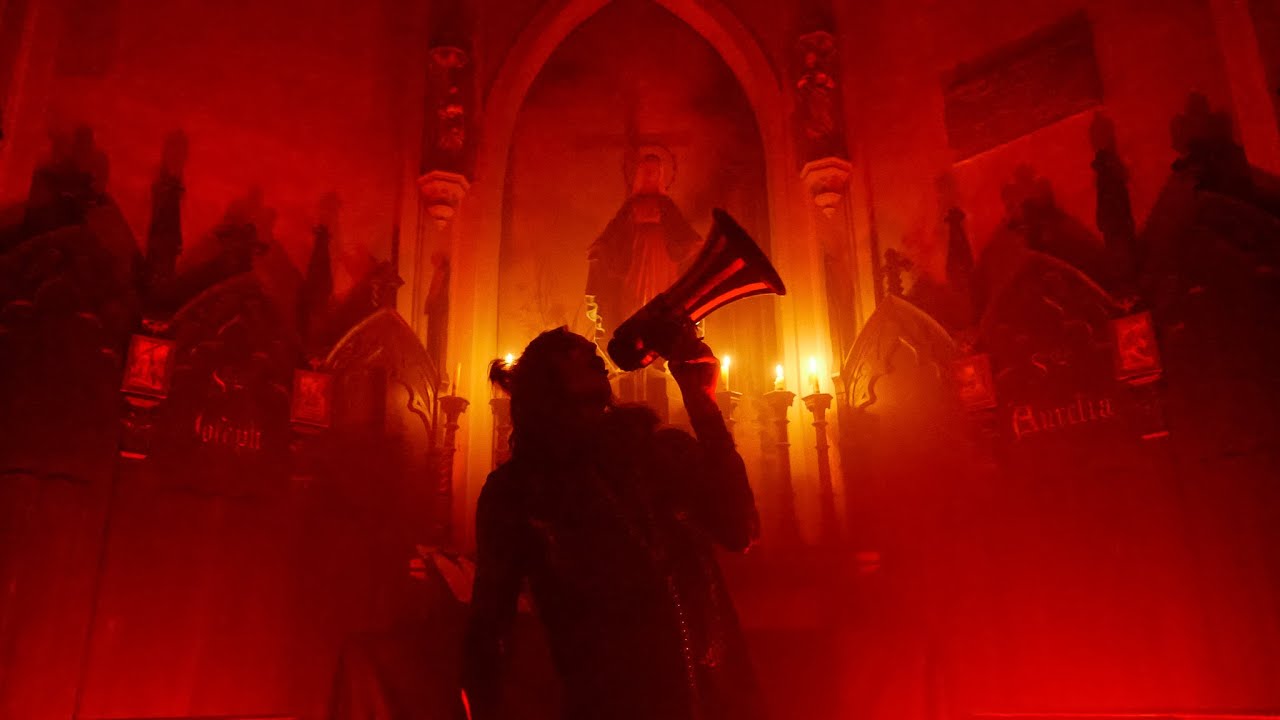 Guarda THE DARK - Mr Macabre (Official Music Video) su YouTube Guarda THE DARK - Mr Macabre (Official Music Video) su YouTube