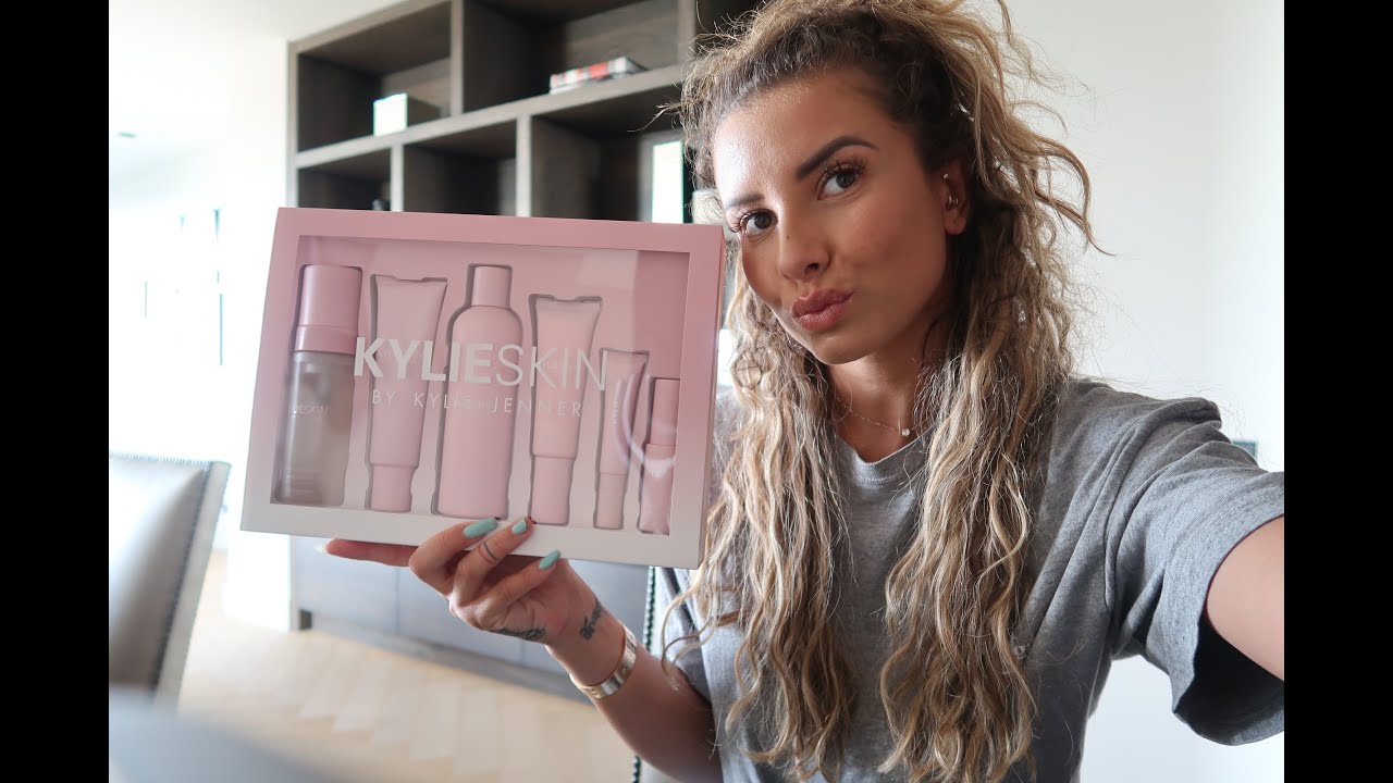 KYLIE SKIN & KEELAMANDELEN VERWIJDERD 