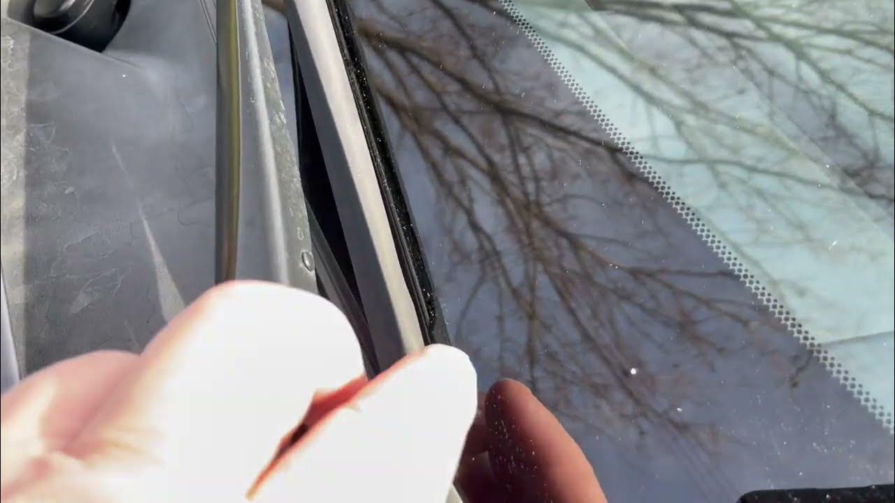 How to Tell if Your Lexus CT200 Has a Heated Windshield Park Area for