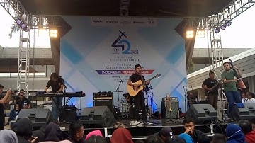 Live Perform Payung Teduh Menuju Senja