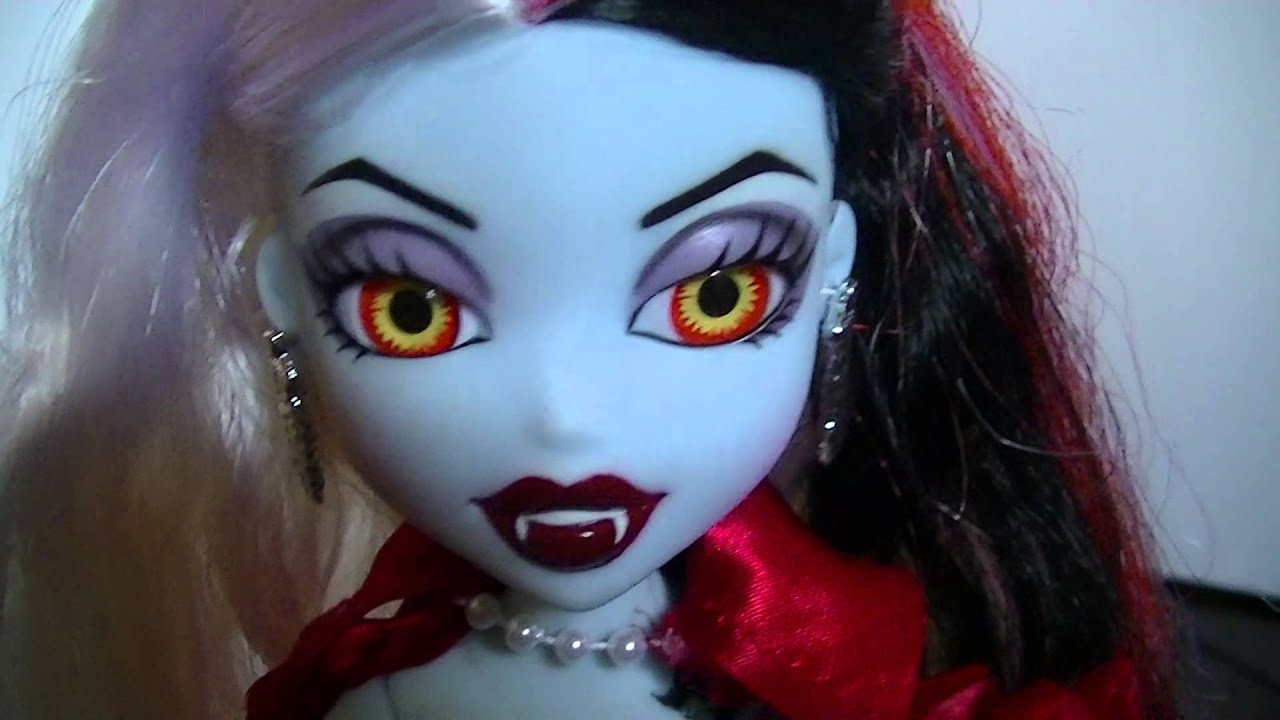 Bratzillaz, Vampelina, new in box