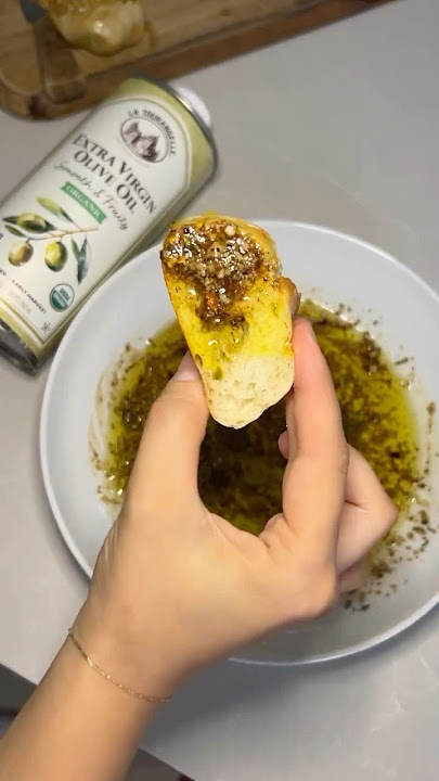 The easiest (and most delicious) Roasted Garlic & Olive Oil Bread Dip π₯π§β¨ #recipe