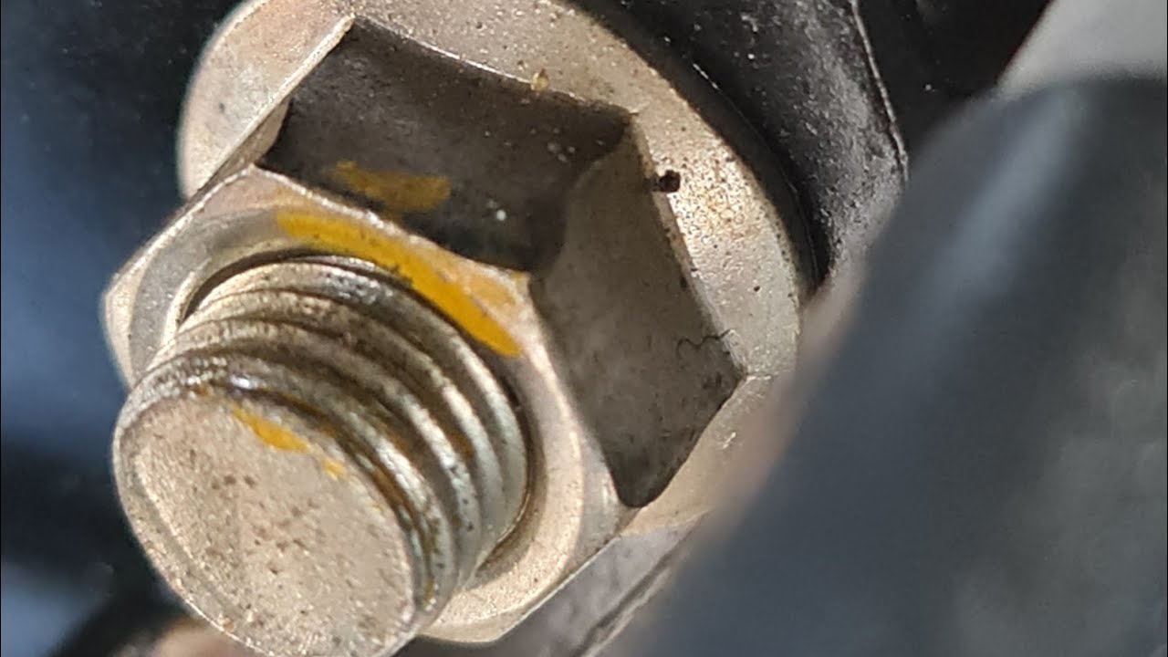 Future neo 2009Fi 3 con ốc cốt nền dập cạnh hết rồi mà chủ xe bảo rin 🤣