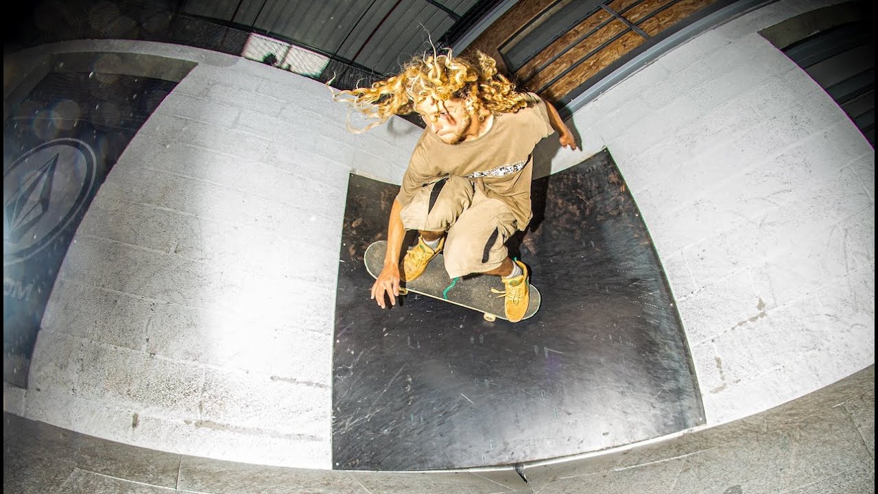 VOLCOM HARD DAY AT THE OFFICE