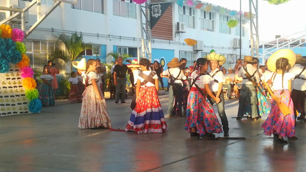La Adelita bailable