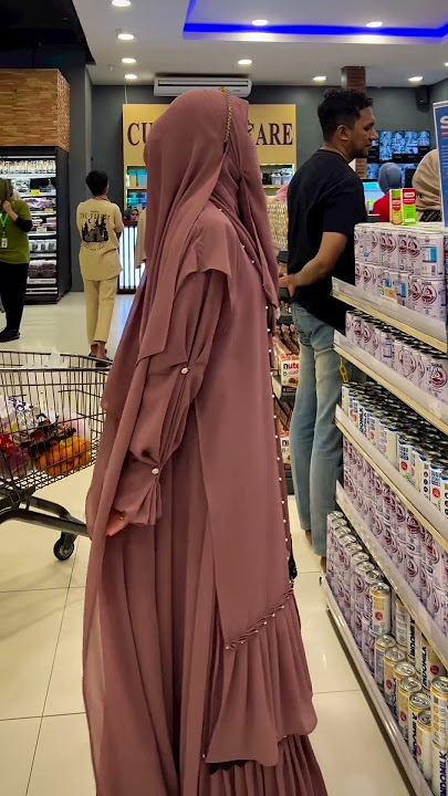 cari apa yaa kira kira ukthi cadar cantik ini #hijab #cadar #jilbab