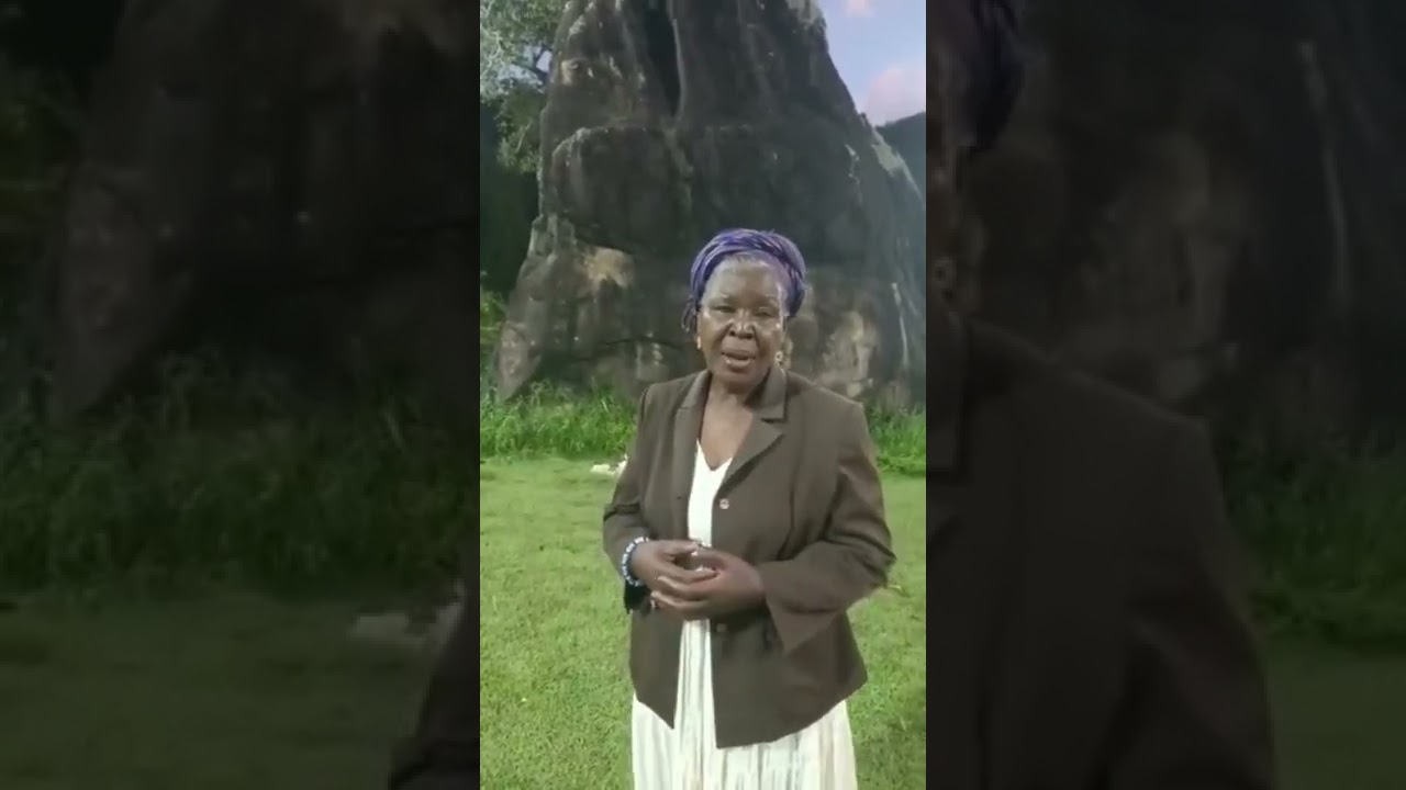 Relato da Poeta de Moçambique Paulina Chiziane sobre a visita no Parque Pedra de Xangô