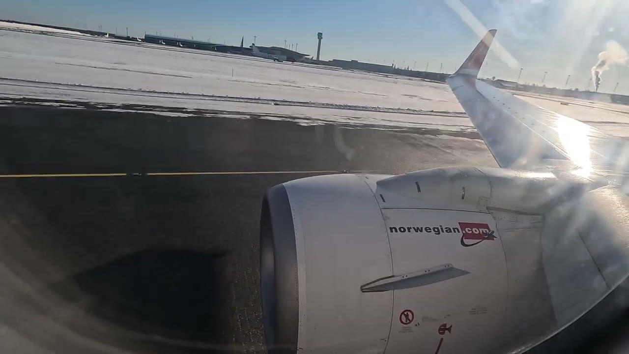 Norwegian Boeing 737-800 takeoff from Oslo after diversion 
