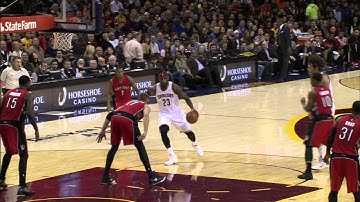 LeBron No-Look-Behind-the-Back Pass to Varejao