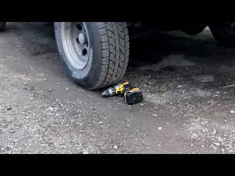 Крэш тест аккумуляторного шуруповёрта DeWALT DCD996P2