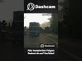 Jetzt wird's eng... Fahrrad fährt über rot &amp; LKW kommt entgegen #berlin #dashcam #bycycle