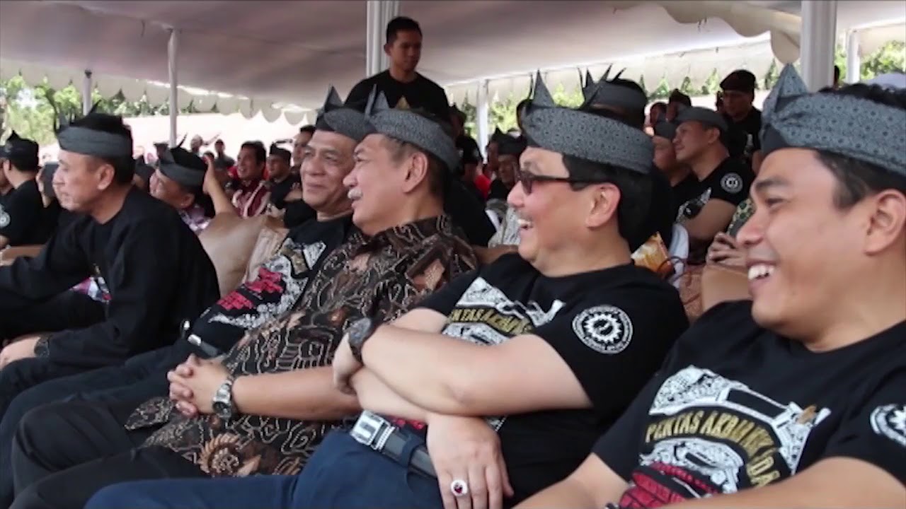 iwan bule jadi pj gubernur Rya Fitria - Fatamorgana (Pentas Akbar Musik Sunda PANARATAS 2014)