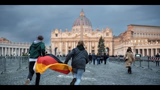 Au Vatican, des milliers de personnes s'apprêtent à rendre un dernier hommage à Benoît XVI