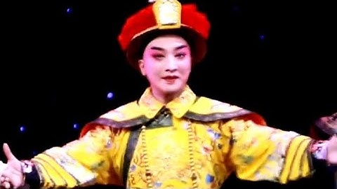 Thumbnail of 粤劇 青年文武生《冼鑒棠》之《光緒皇夜祭珍妃》選段之《金殿册封》《祭珍妃》精彩唱段及演出後《台下簽名》選段欣賞  cantonese opera