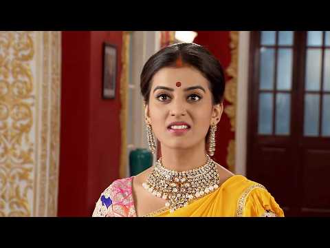 ससुर और पति के हाथ में गुलकंद ने पहनाई चूड़िया - Akshara Singh - Service Wali Bahu Ep 57