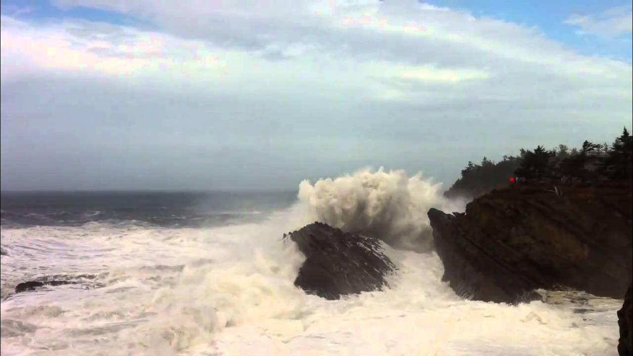 Storm Surf on Oregon Coast Coos Bay 10.24.2010 YouTube