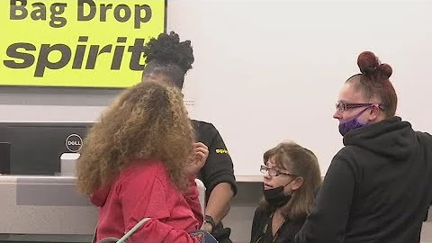 Lawyer explains passengers' legal rights to refund...