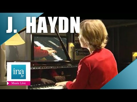 Hélène Couvert / Haydn "Sonate en mi bémol majeur Hobken 16/49" | Archive INA