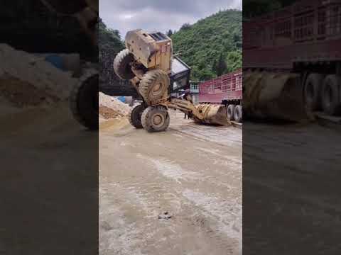 اذا الشيول يحاول يشيل اكبر من وزنه