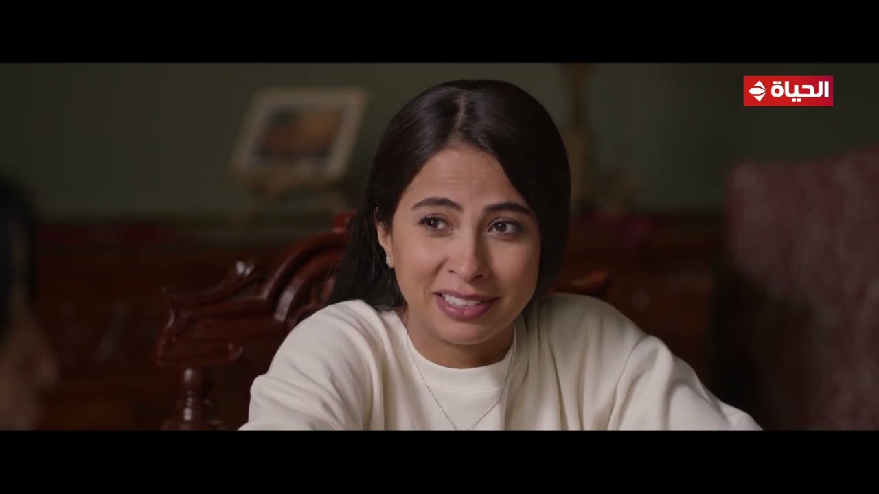 حضرة العمدة - لما تقعد تتفرج على صفحة البلد.. خدنا إيه من وشك ياندى عشان تدينا ضهرك