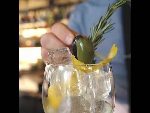Video: Hvorfor Juniper Cocktail Lounge Har Den Største Gin-samling I Las Vegas