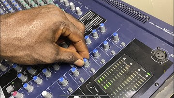 How to create MONITOR mixes using AUX sends