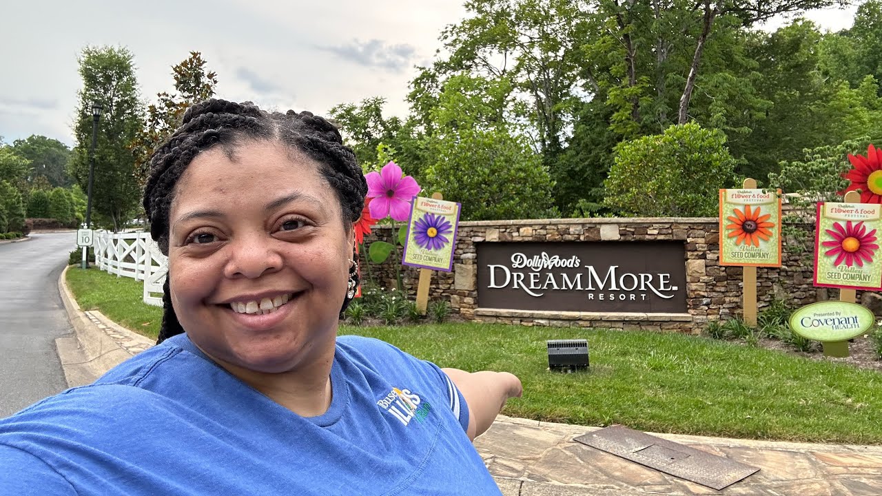 Dollywood DreamMore Resort /Pigeon Tennessee/Famous Cinnamon