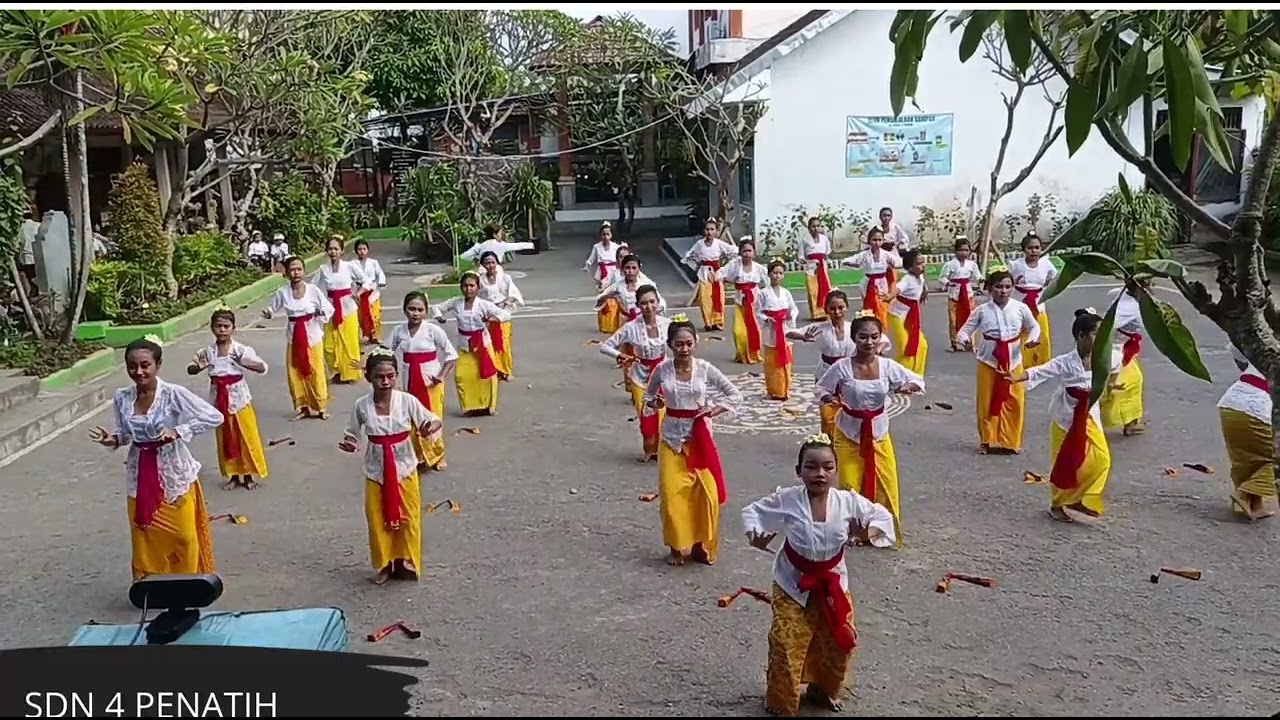 Pencatatan MURI TARI LEGONG oleh siswi SDN 4 Penatih