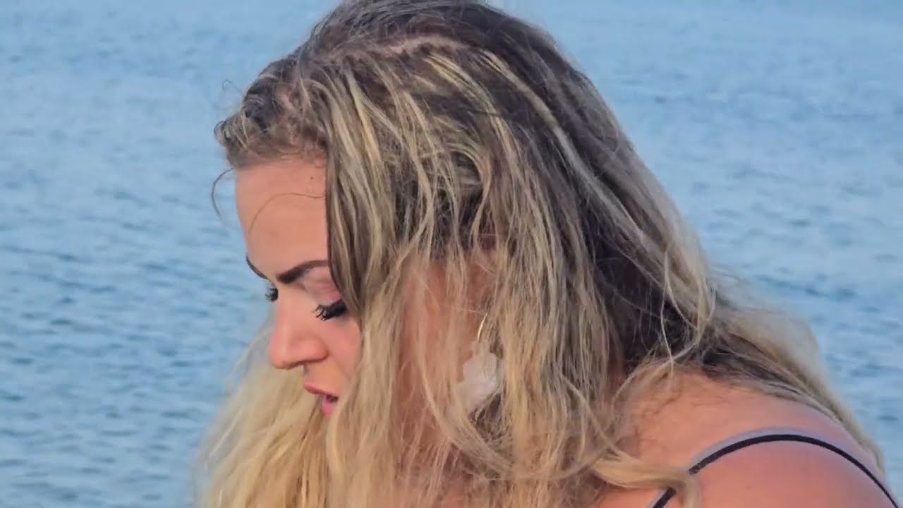 Tiffany Roelandt – Crois moi (Visualizer officiel)