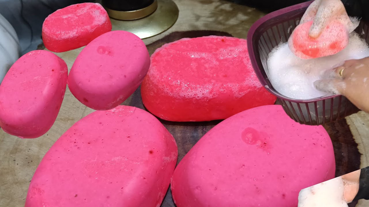 صابون صلب الاستحمام 🧼 👍 ازى تعملى الصابون فى البيت ‼️مشروع صابون من البيت صابون الاستحمام 🧼