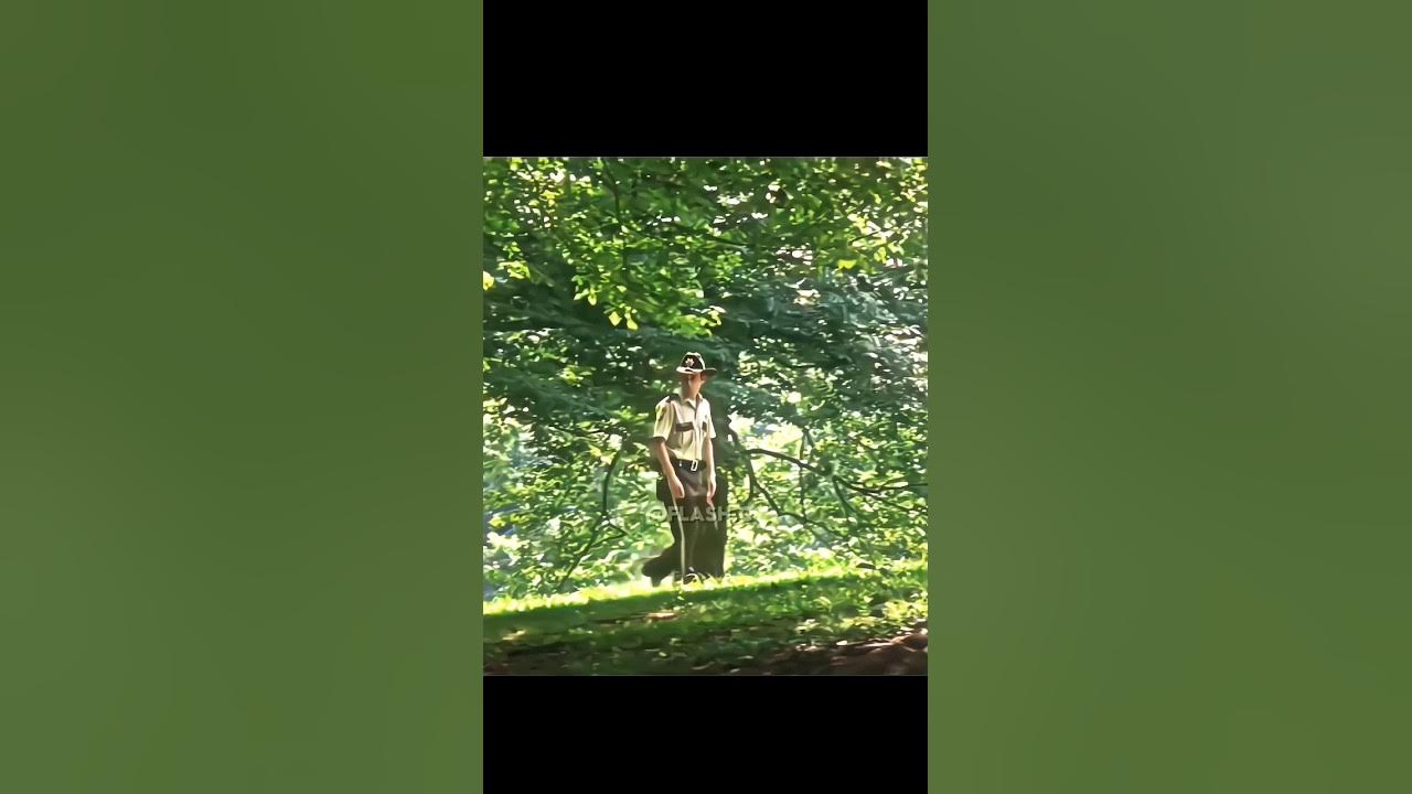 take-a-close-look-in-twd-universe-twd-pastlives-youtube