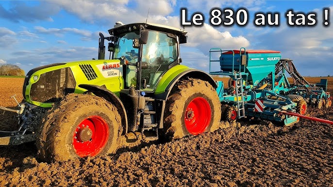 Tracteur Avec Les Grains Organiques D'usine Semoir Dans L'antenne Agricole  De Champ De Poussière Banque De Vidéos - Vidéo du cordon, maïs: 168869952