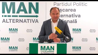 Președintele Partidul MAN, Ion Ceban, susține un briefing de presă
